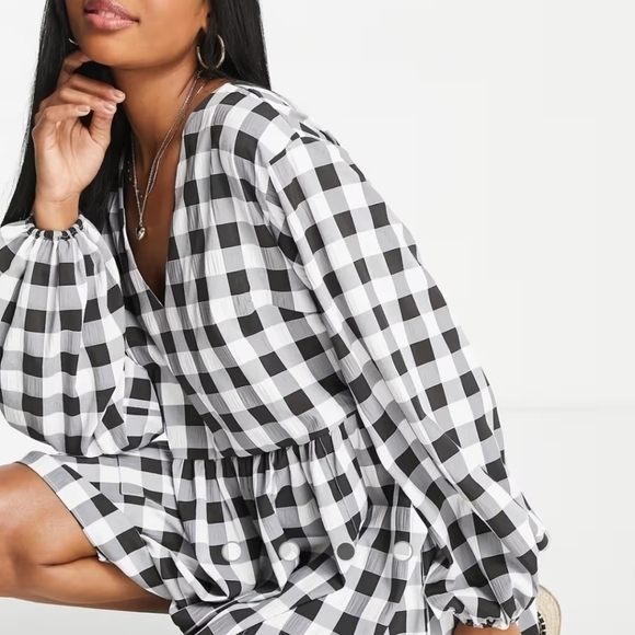 ASOS Maternity Vfront smock romper in mono gingham Contemporary Collegiate - Picture 12 of 14